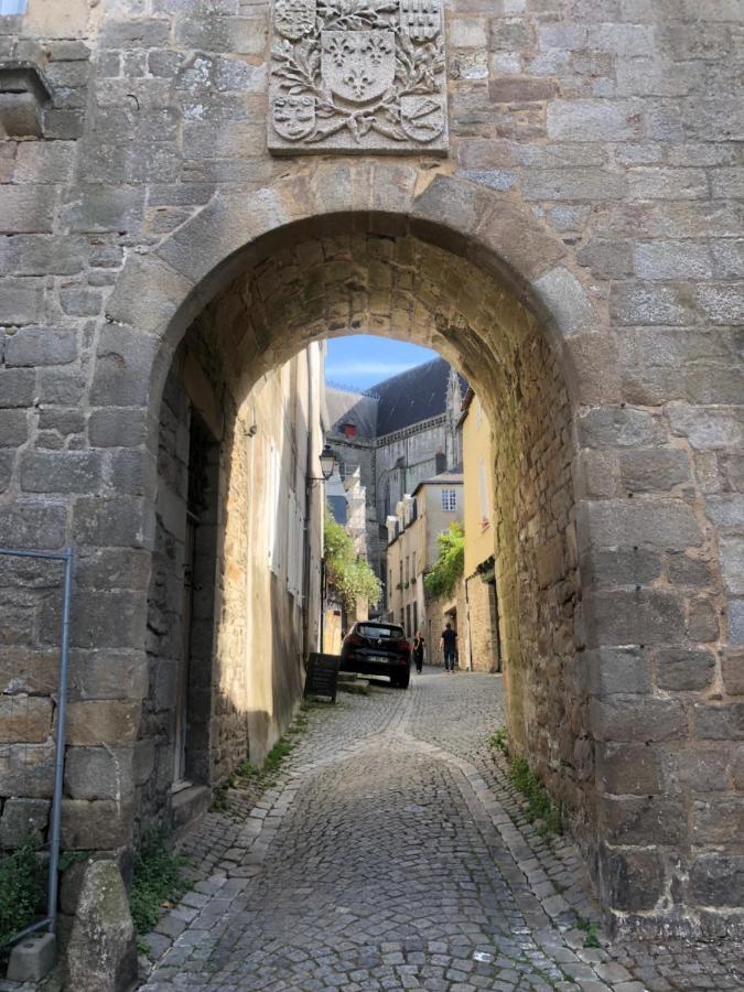 Au Coeur De Vannes - Vue Sur Les Remparts - 2 Ch Экстерьер фото